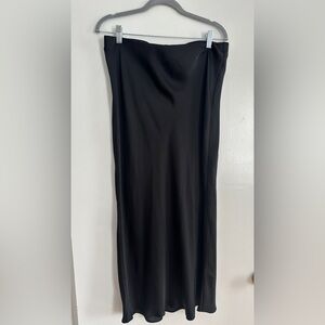 NWOT Classic MIDI skirt from Zara!